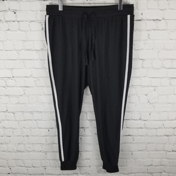 Derek Heart Pants - DEREK HEART | two-stripe pocket jogger sweat pants